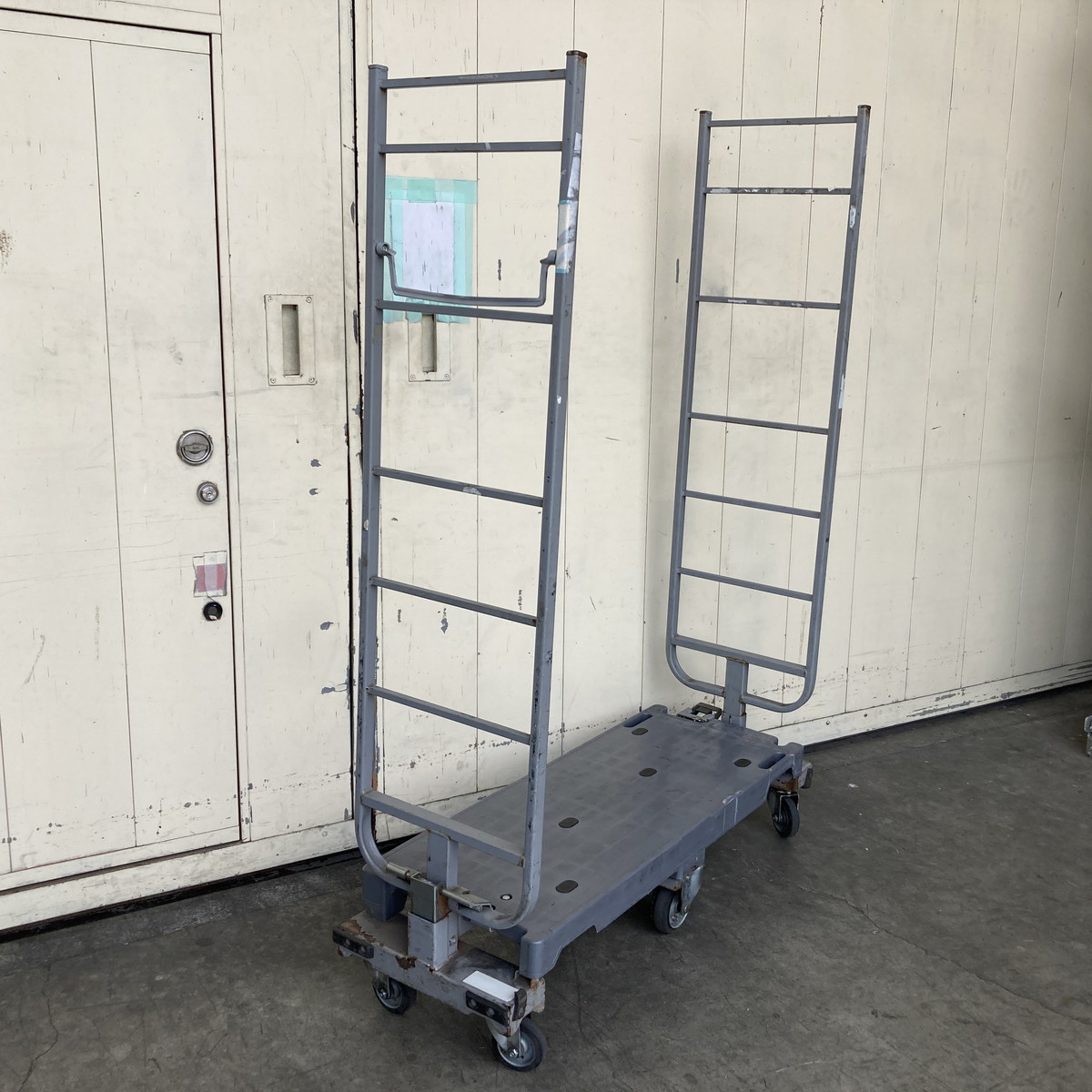 中古】スーパー用 台車 6輪 大型台車 店舗 業務用
